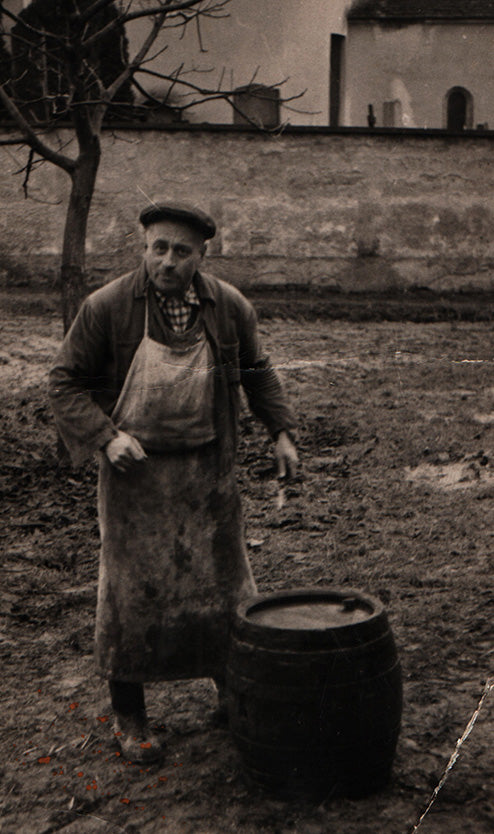 Historisches schwarz-weiß Bild vom Opa der Familie Kerner.